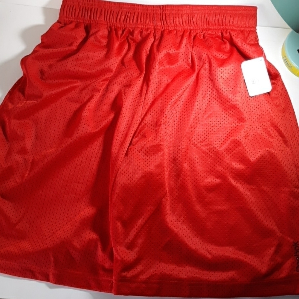 Reebox 10" mesh red shorts new large